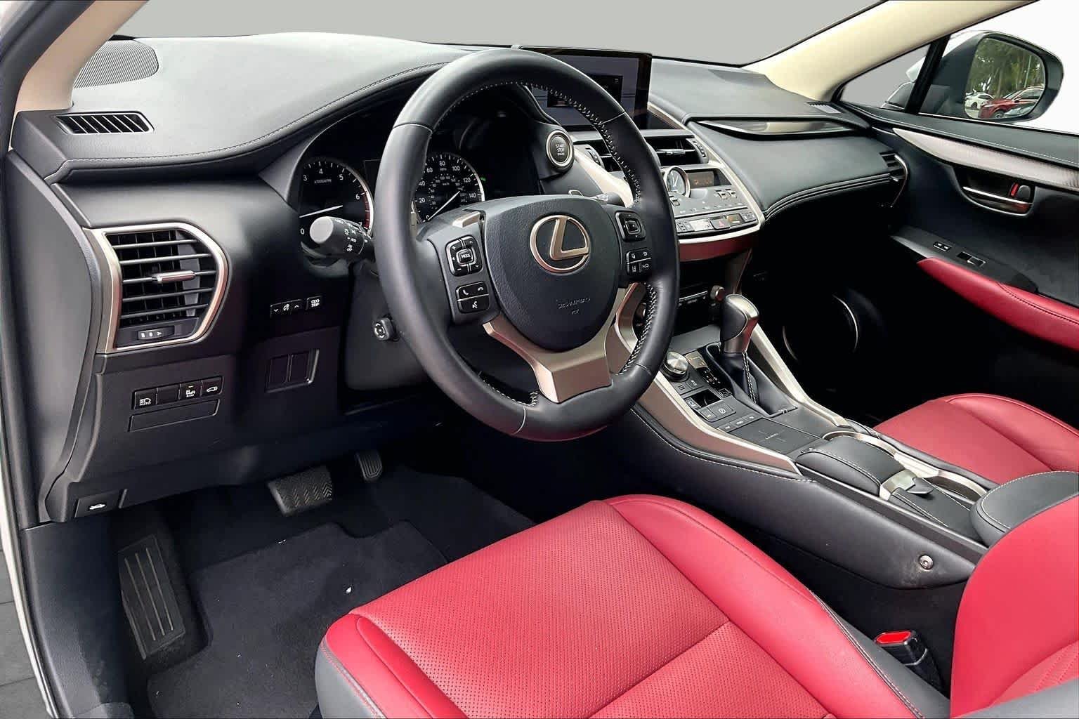 Used 2020 Eminent White Pearl Lexus  image 18