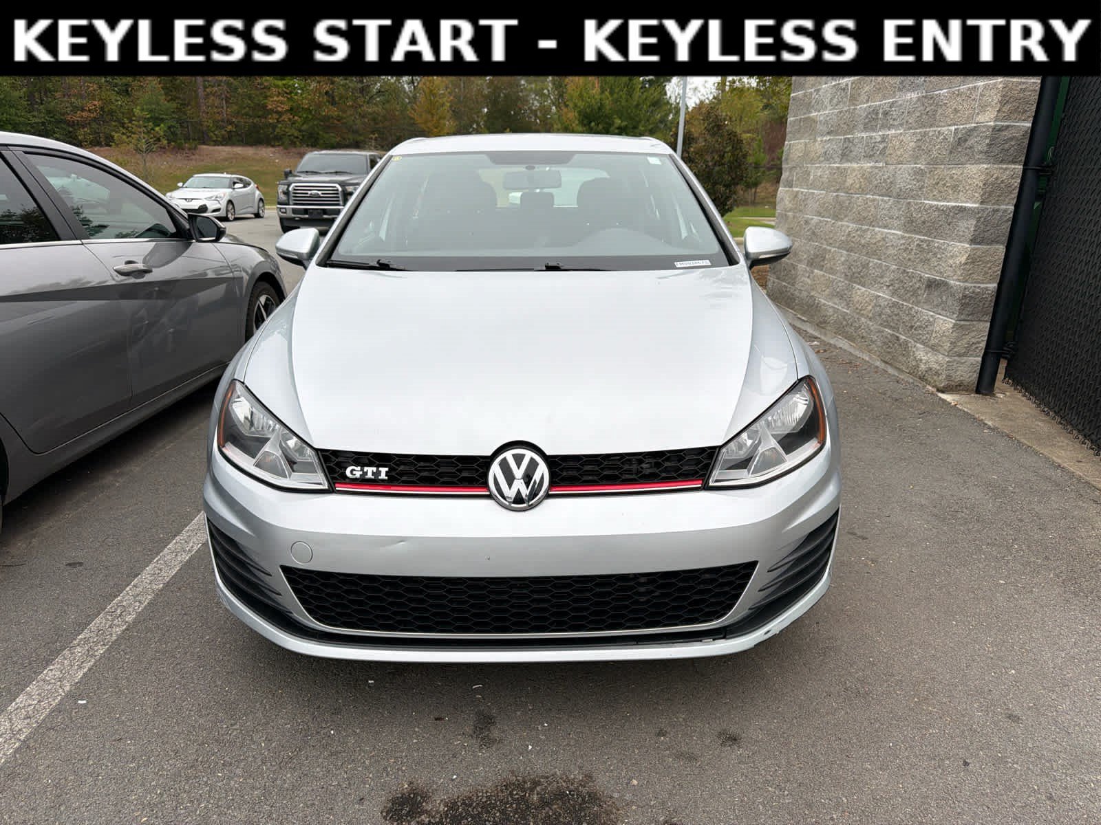 Used 2015  Volkswagen Autobahn image 2