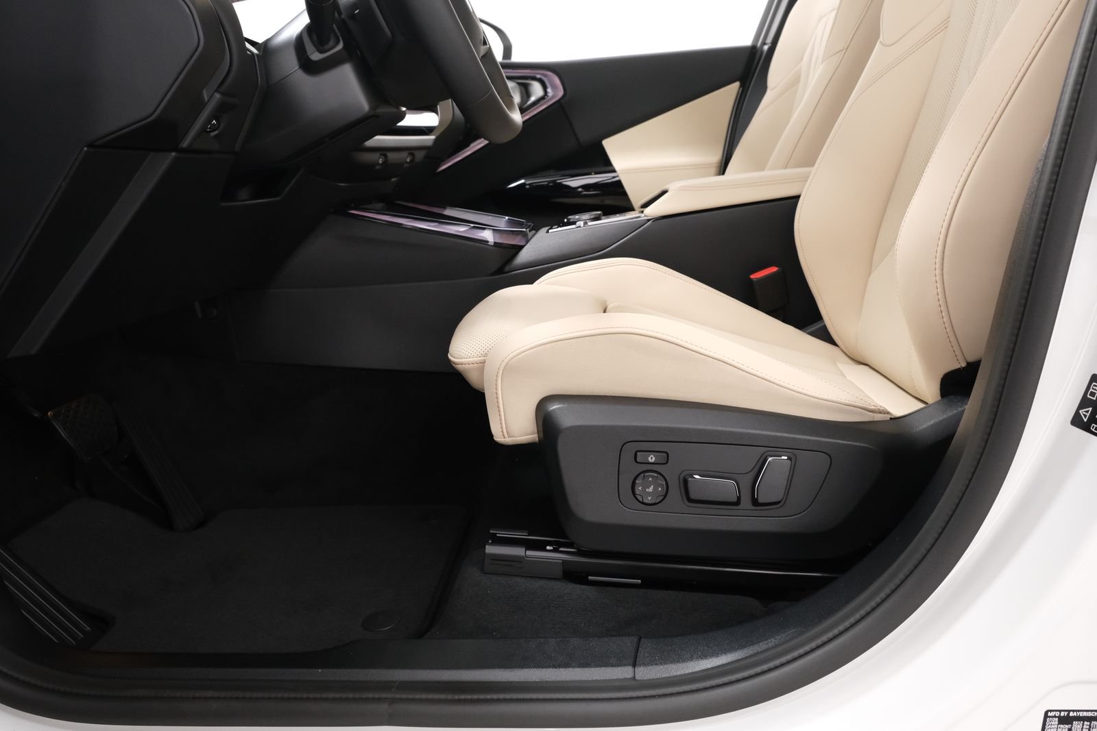 New 2026 Alpine White BMW 30 xDrive image 27