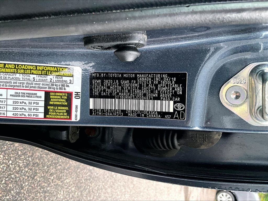 Used 2018 Gray Toyota SE image 9