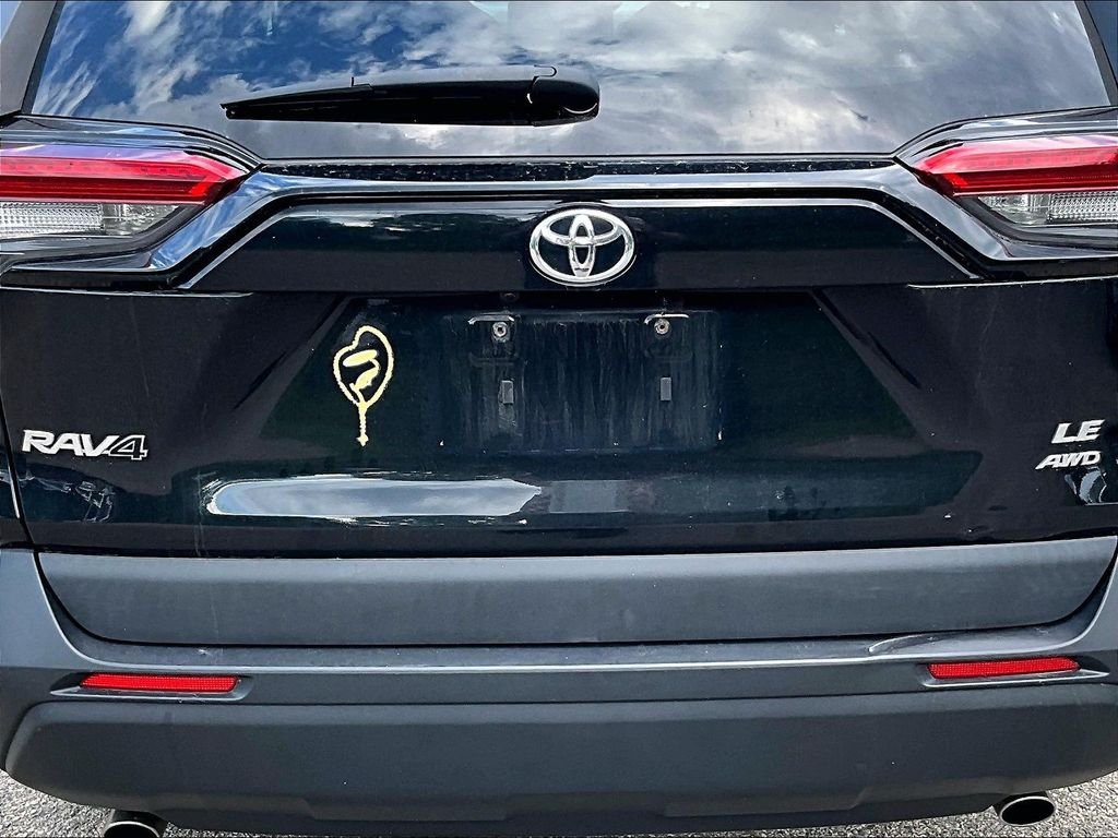 Used 2020 Black Toyota LE image 10