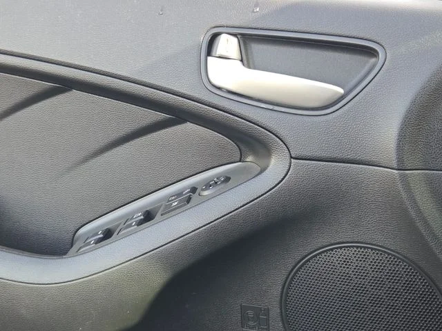 Used 2017 Red Kia LX image 27
