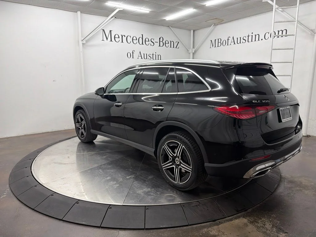 New 2027 Black Mercedes-Benz GLC 300 image 5