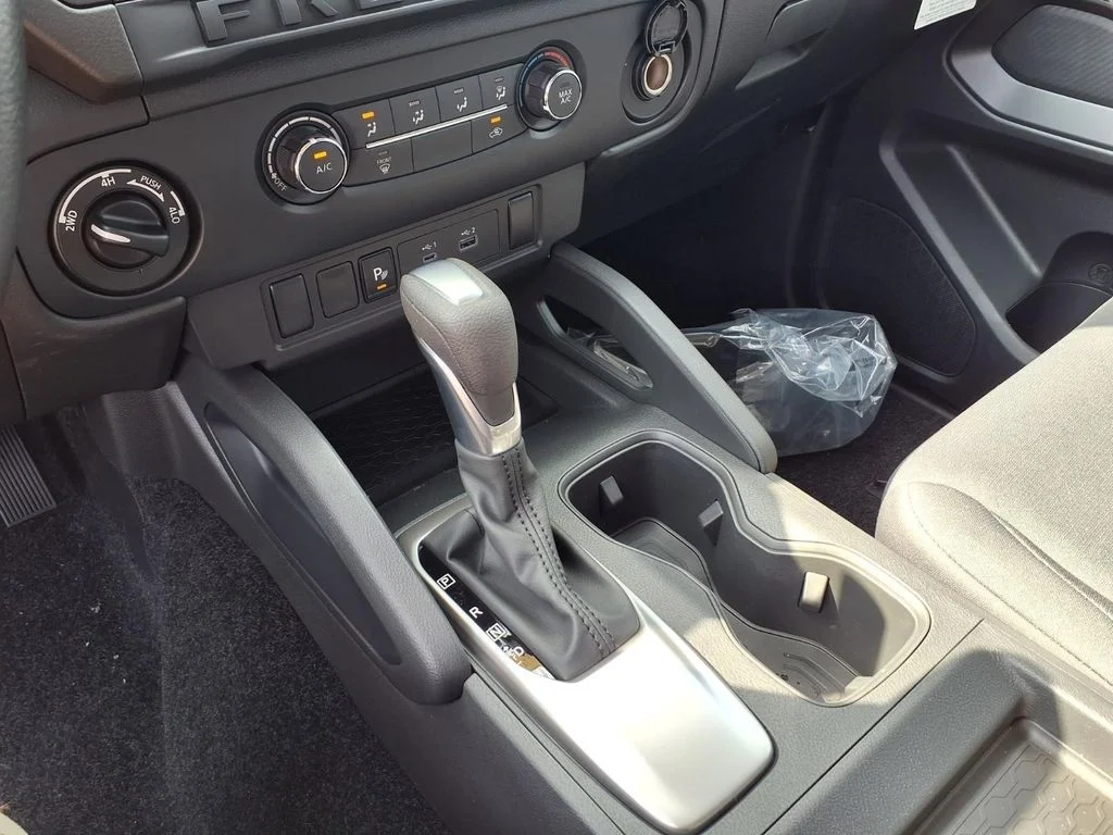 New 2026 Glacier White Nissan Crew Cab S image 8