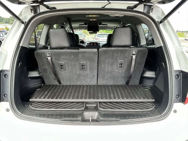Used 2021 White Honda Touring image 10