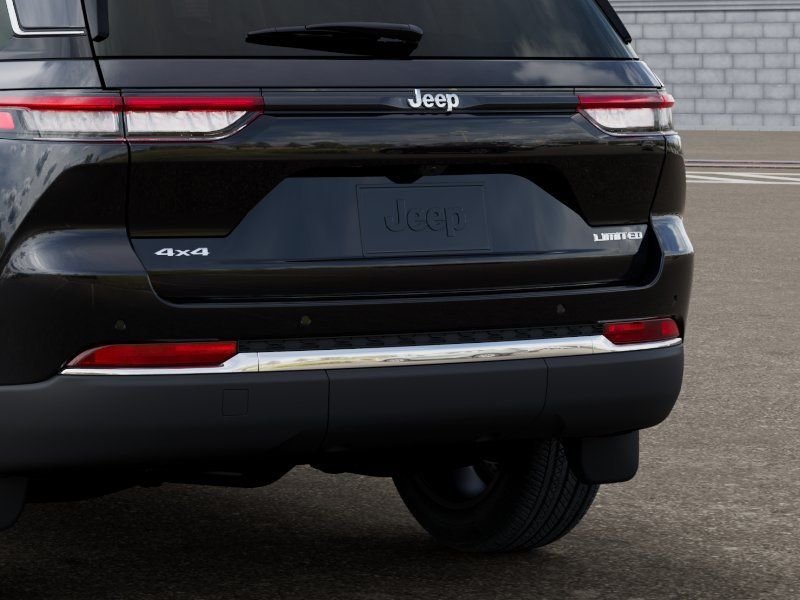 New 2026 Diamond Black Crystal Pearl-Coat Exterior Paint Jeep Limited image 13