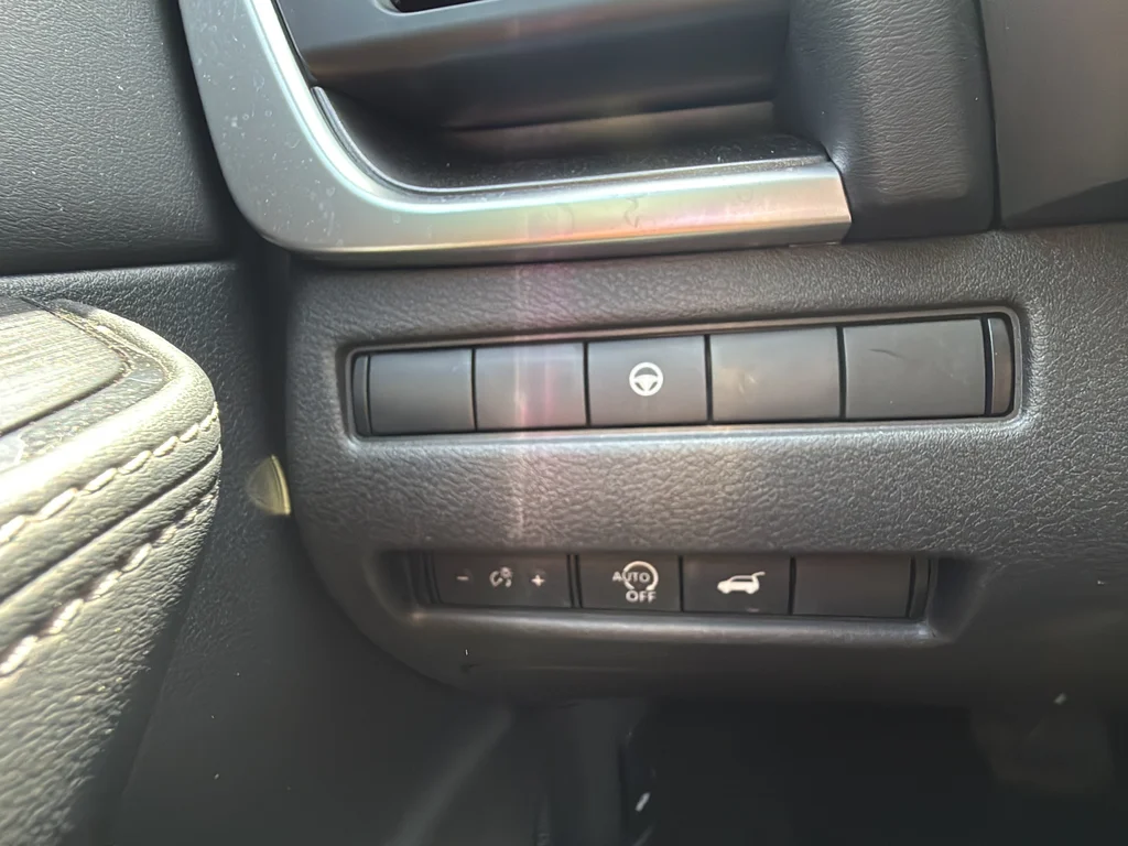 Used 2023 White Nissan SV image 13
