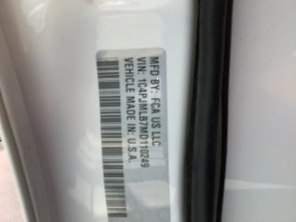 Used 2021 White Jeep Latitude Plus image 20