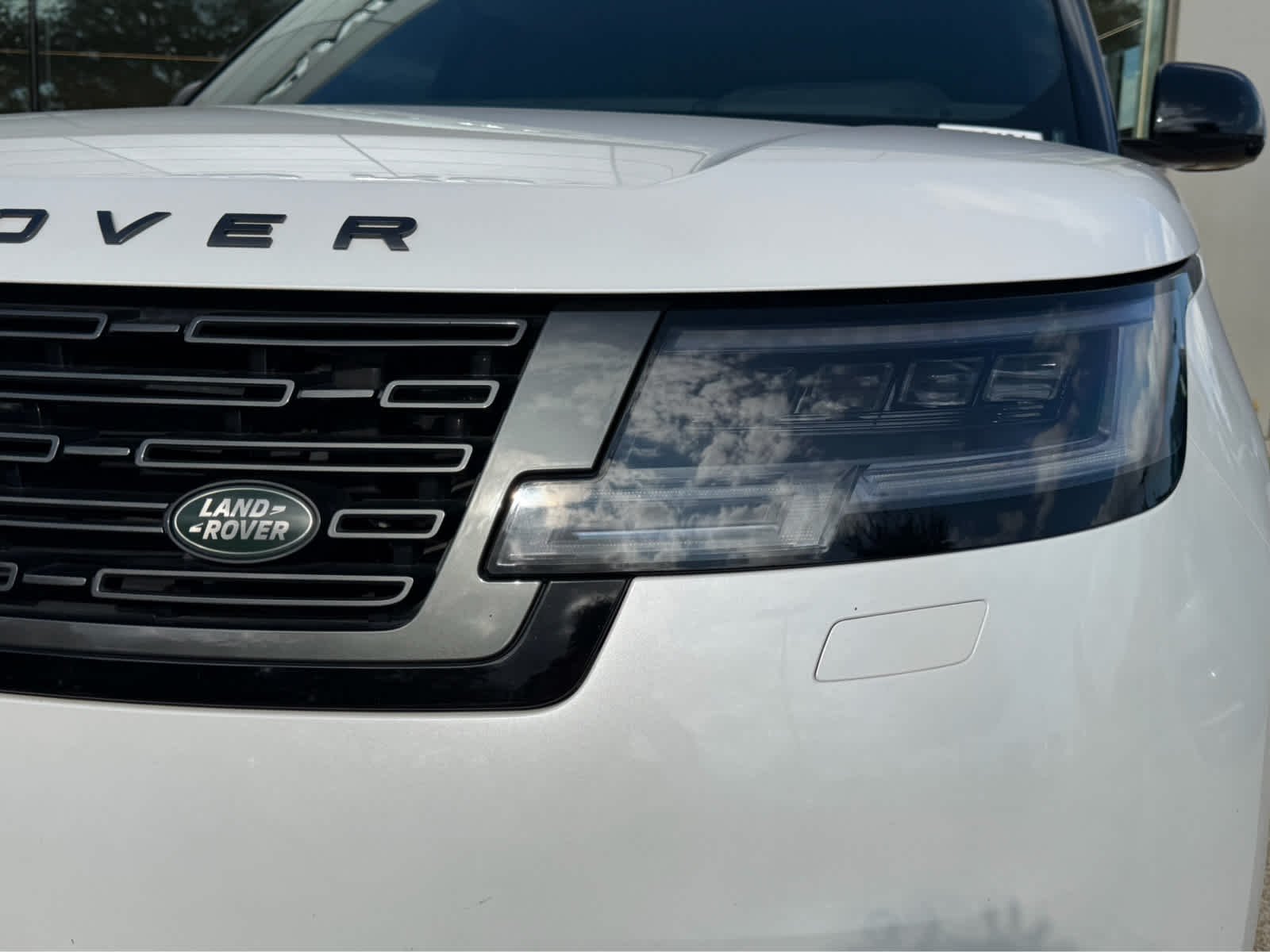 Certified Used 2024 Ostuni Pearl White Metallic Land Rover Autobiography image 10
