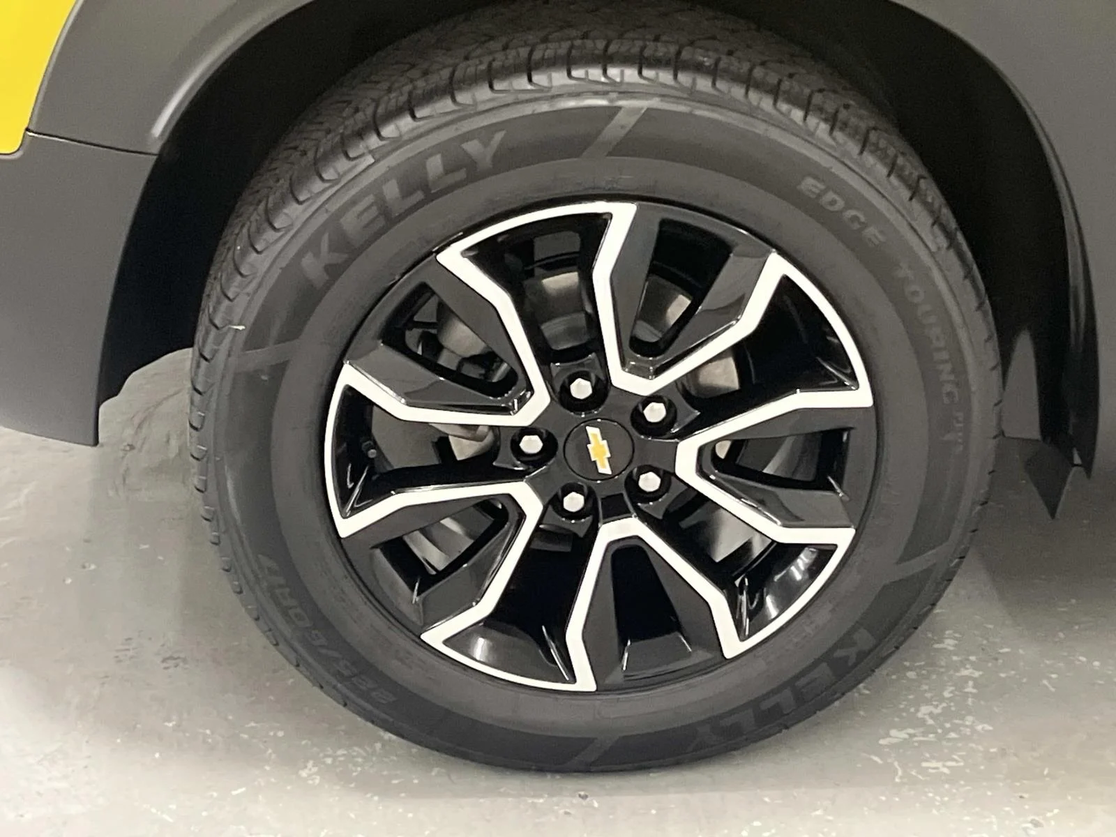 Used 2023 NITRO YELLOW METALLIC Chevrolet ACTIV image 9