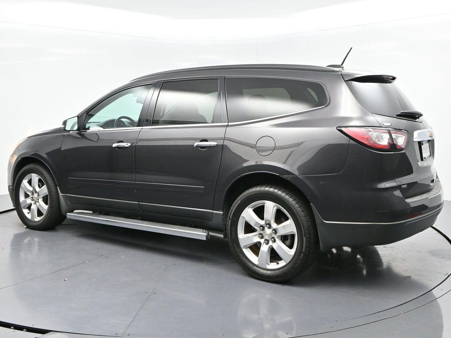 Used 2016 Tungsten Metallic Chevrolet LT image 3