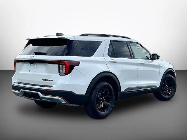 New 2026 Star White Metallic Tri-Coat Ford Tremor® image 48