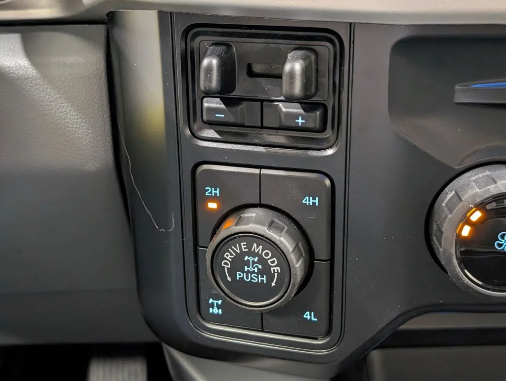 New 2026 Oxford White Ford F-250® XLT image 10
