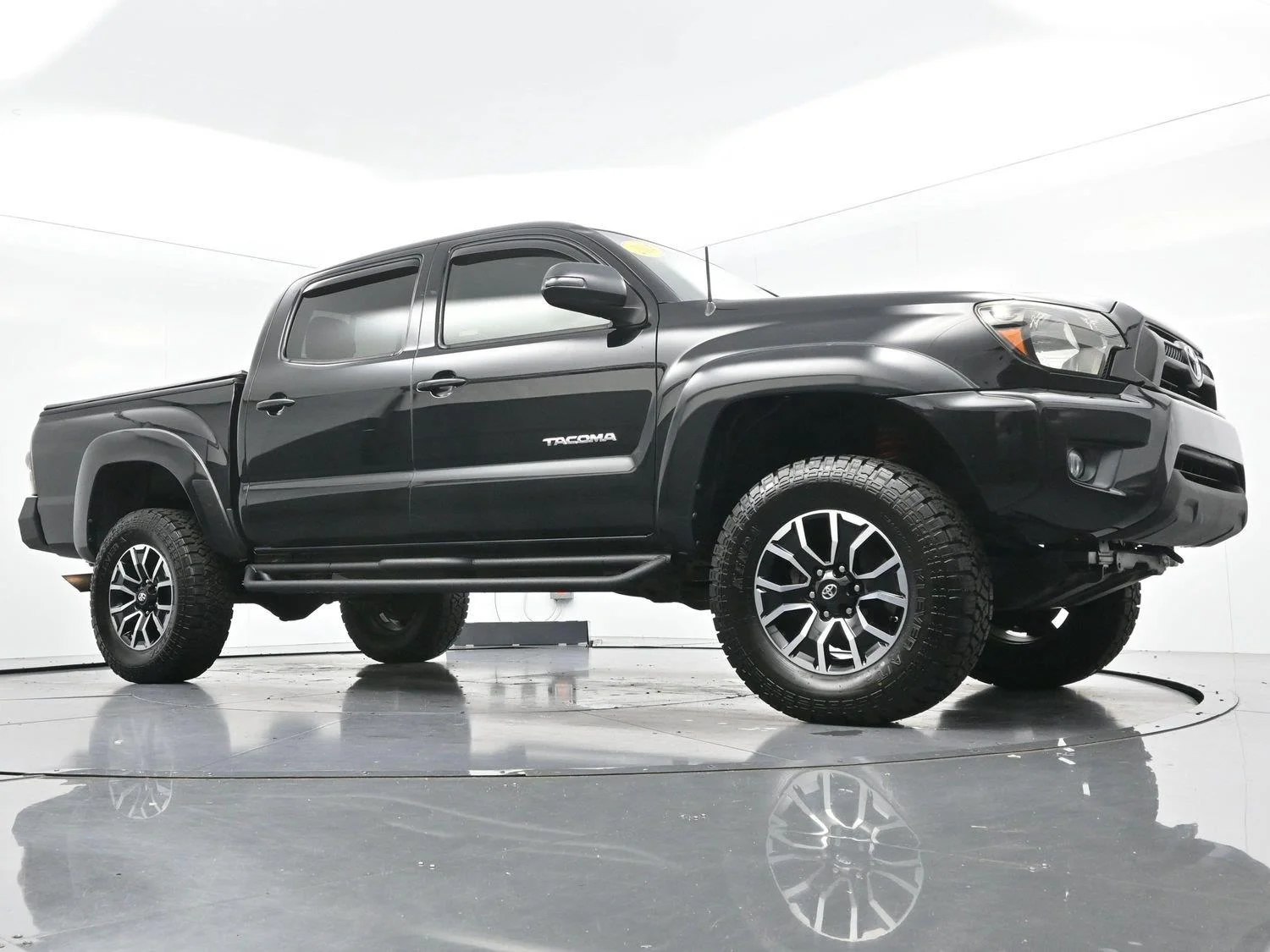Used 2014 Black Toyota 4WD Double Cab V6 MT (Natl) image 42