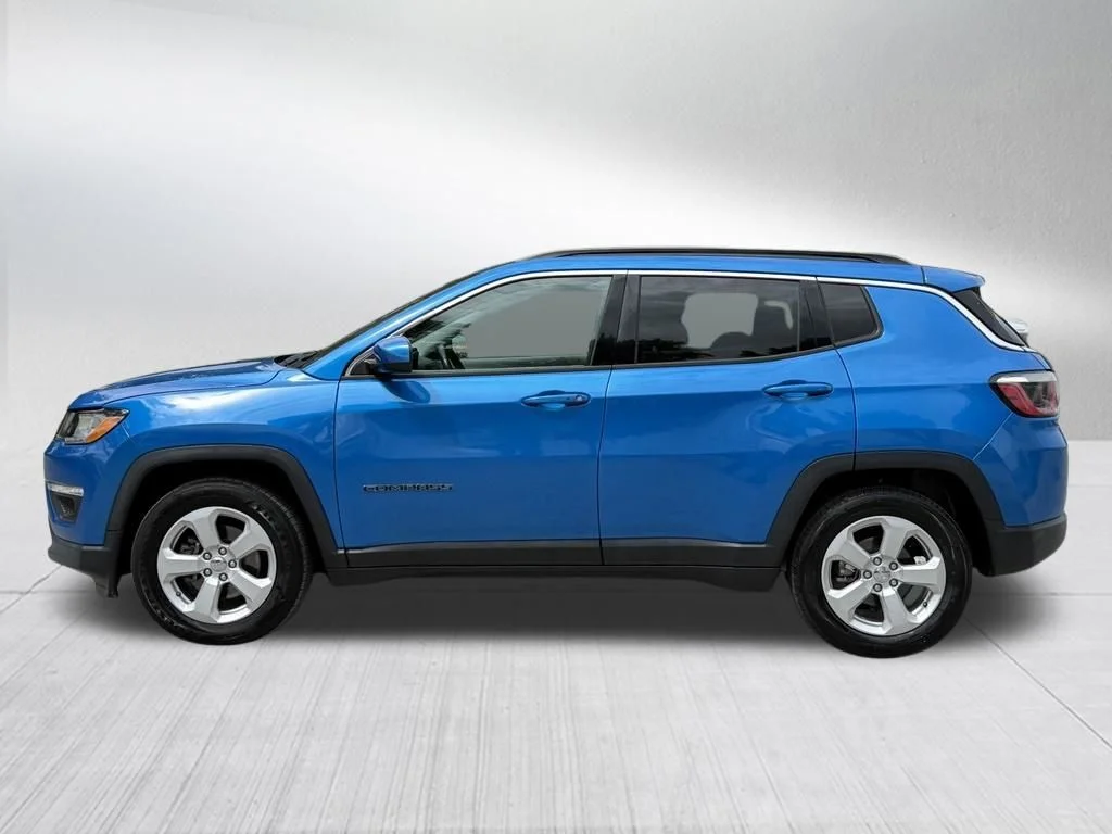 Certified Used 2019 Blue Jeep Latitude image 8