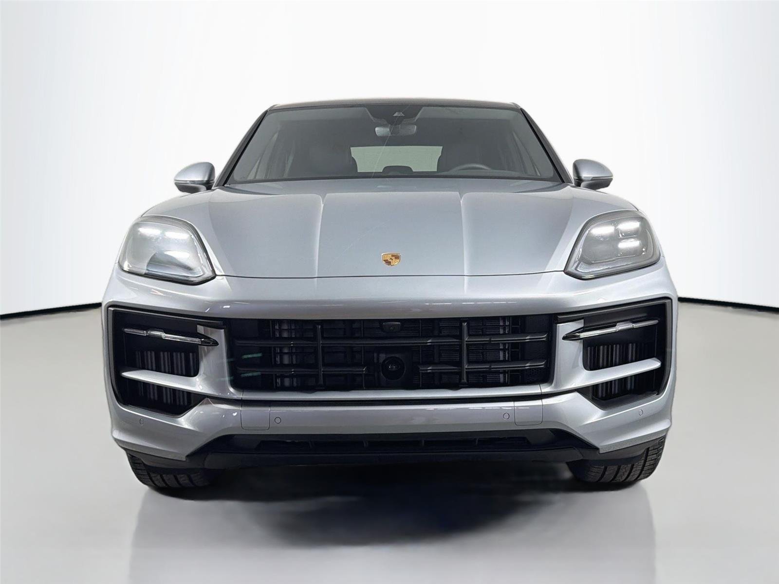 Certified Used 2025 Dolomite Silver Metallic Porsche Coupé image 10