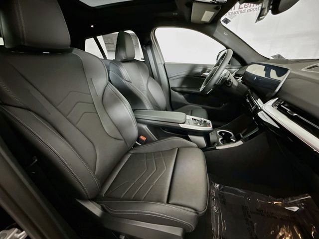 New 2026 Black Sapphire Metallic BMW xDrive28i image 29