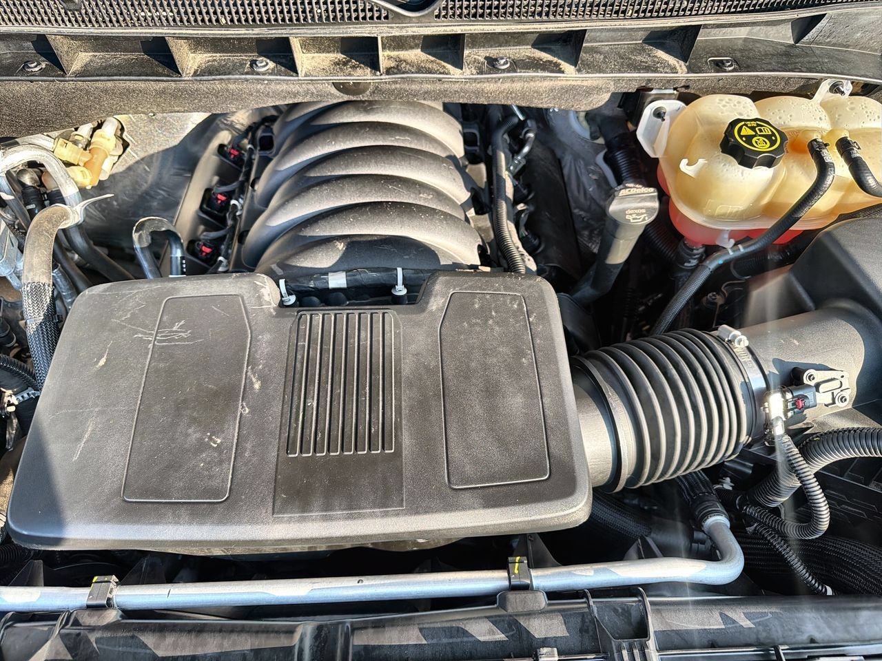 Used 2023 WHITE FROST TRICOAT GMC Denali image 25