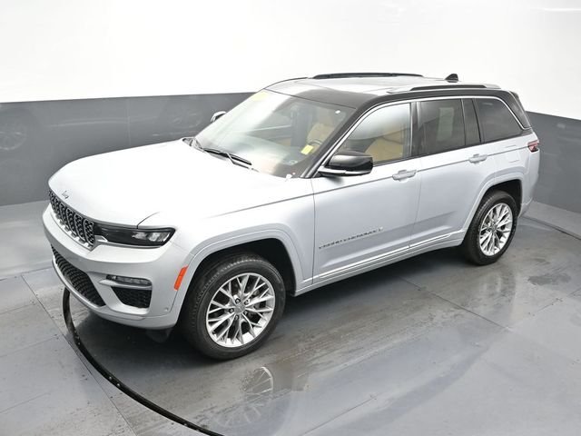 Used 2023 Silver Jeep Summit image 41