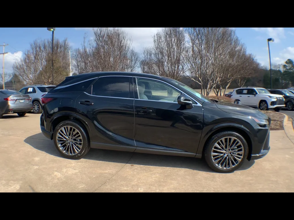 2026 Lexus RX PHEV 450h+ - Photo 9