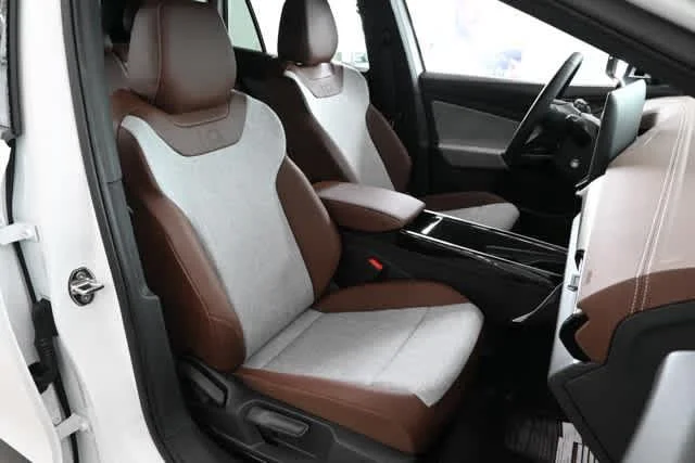 New 2026 Opal White Pearl Volkswagen Pro image 12