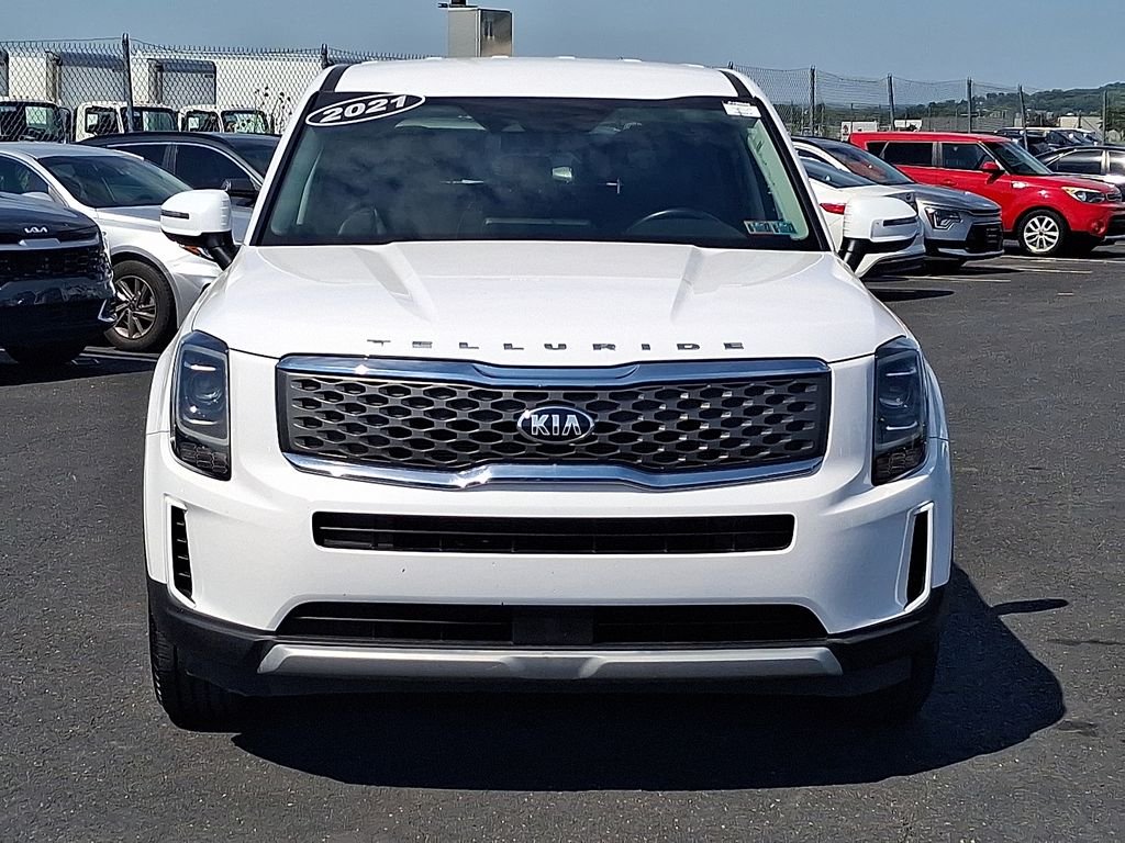 Certified Used 2021 White Kia LX image 2