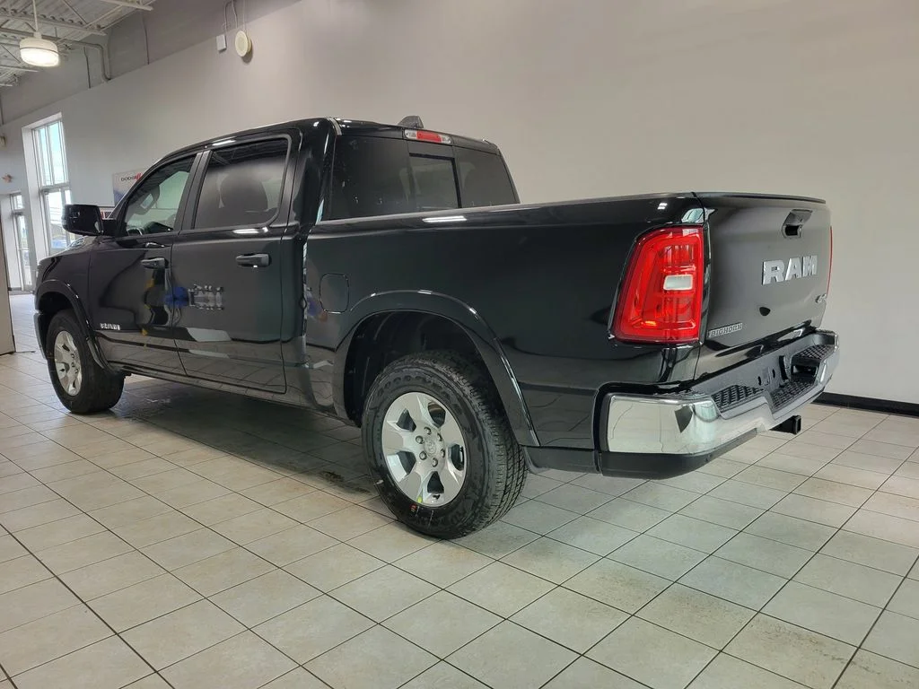 New 2026 Diamond Black Crystal Pearl-Coat Exterior Paint RAM Big Horn/Lone Star image 4