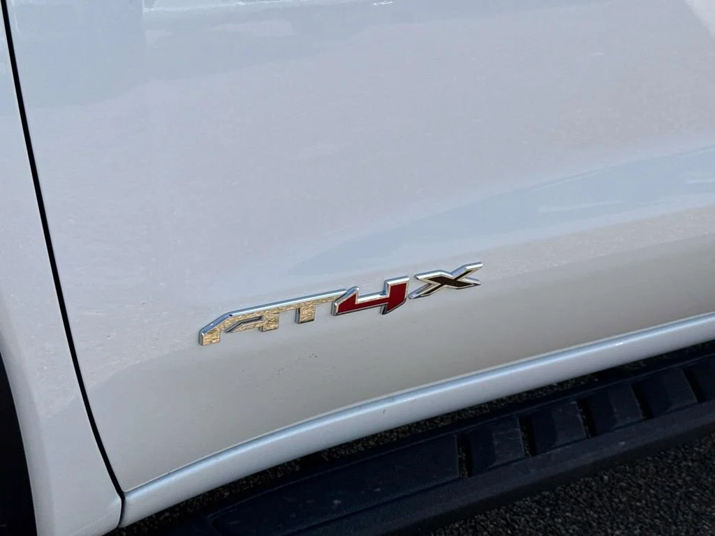 2026 GMC Sierra 1500 AT4X - Photo 8