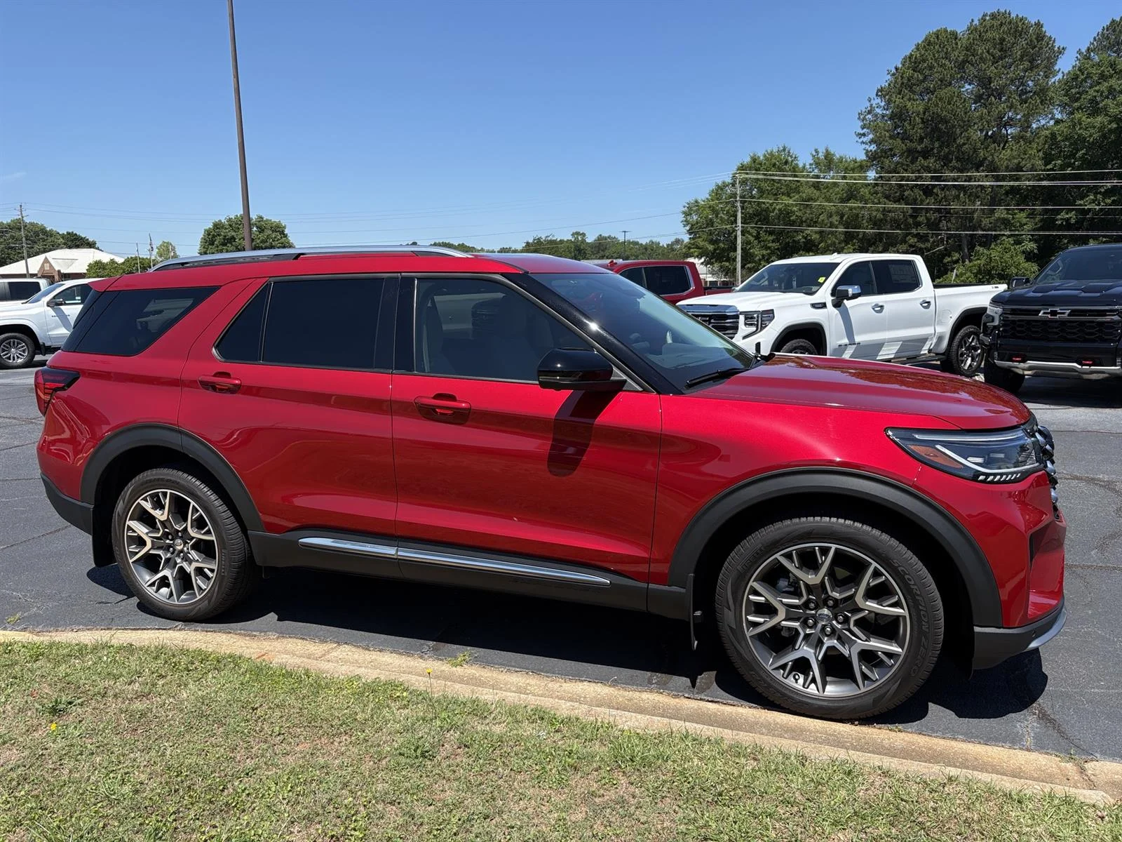 Used 2025 Red Ford Platinum image 4
