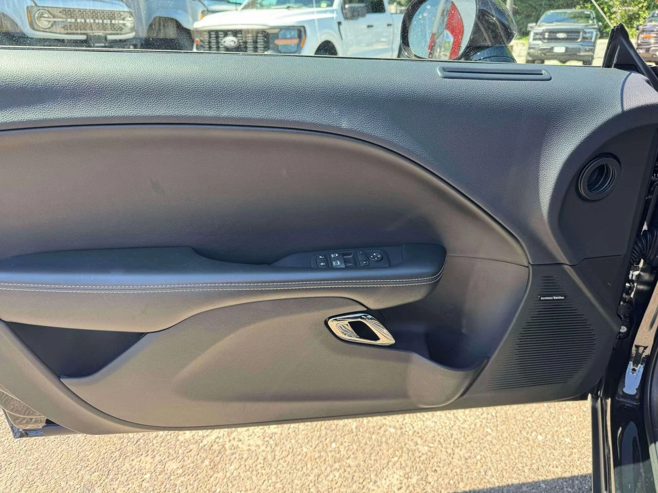 Used 2016 Pitch Black Clearcoat Dodge SRT Hellcat image 18