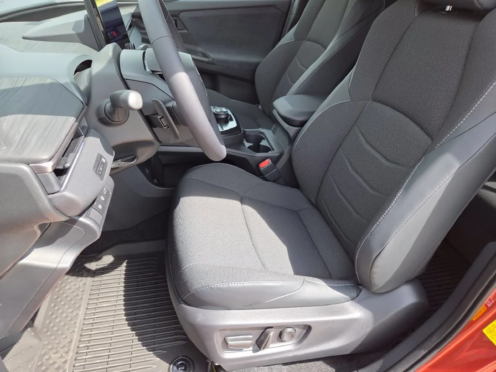 2026 Toyota C-HR SE - Photo 6