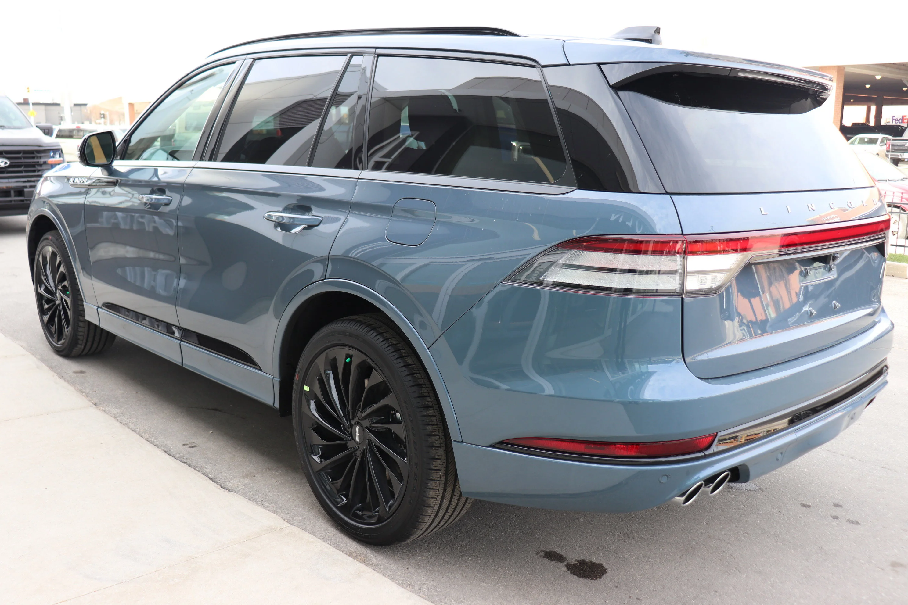 New 2026 WHISPER BLUE MET CC Lincoln Reserve image 4
