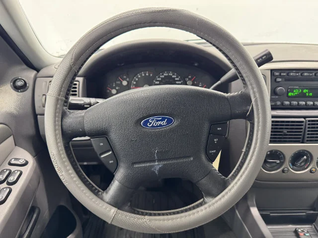 Used 2005 Silver Birch Clearcoat Metallic Ford XLT image 23
