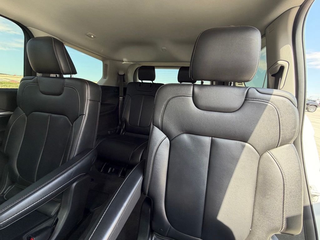 Used 2021 White Jeep Limited image 10