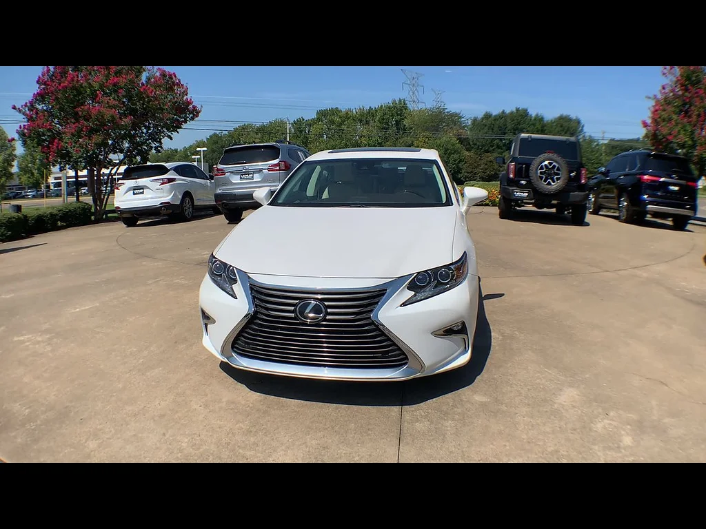 Used 2018 Eminent White Pearl Lexus 350 image 3