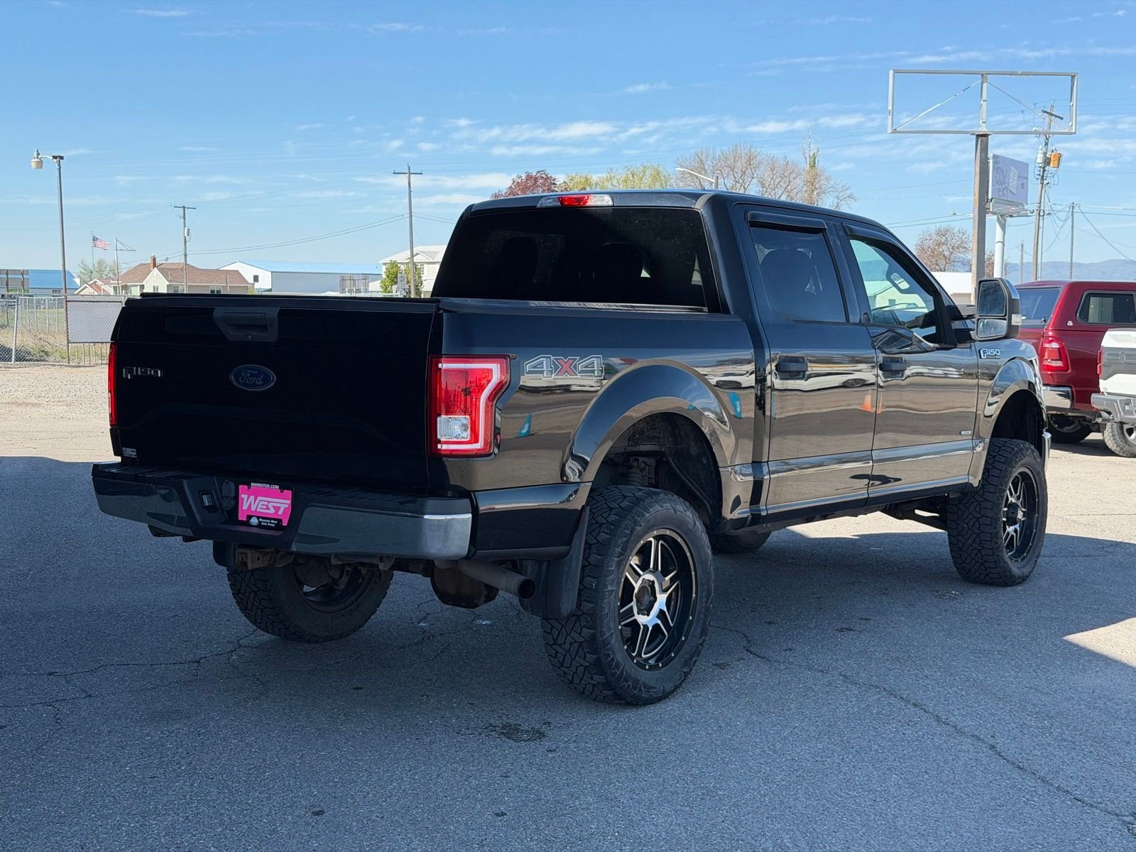 View vehicle photo 7