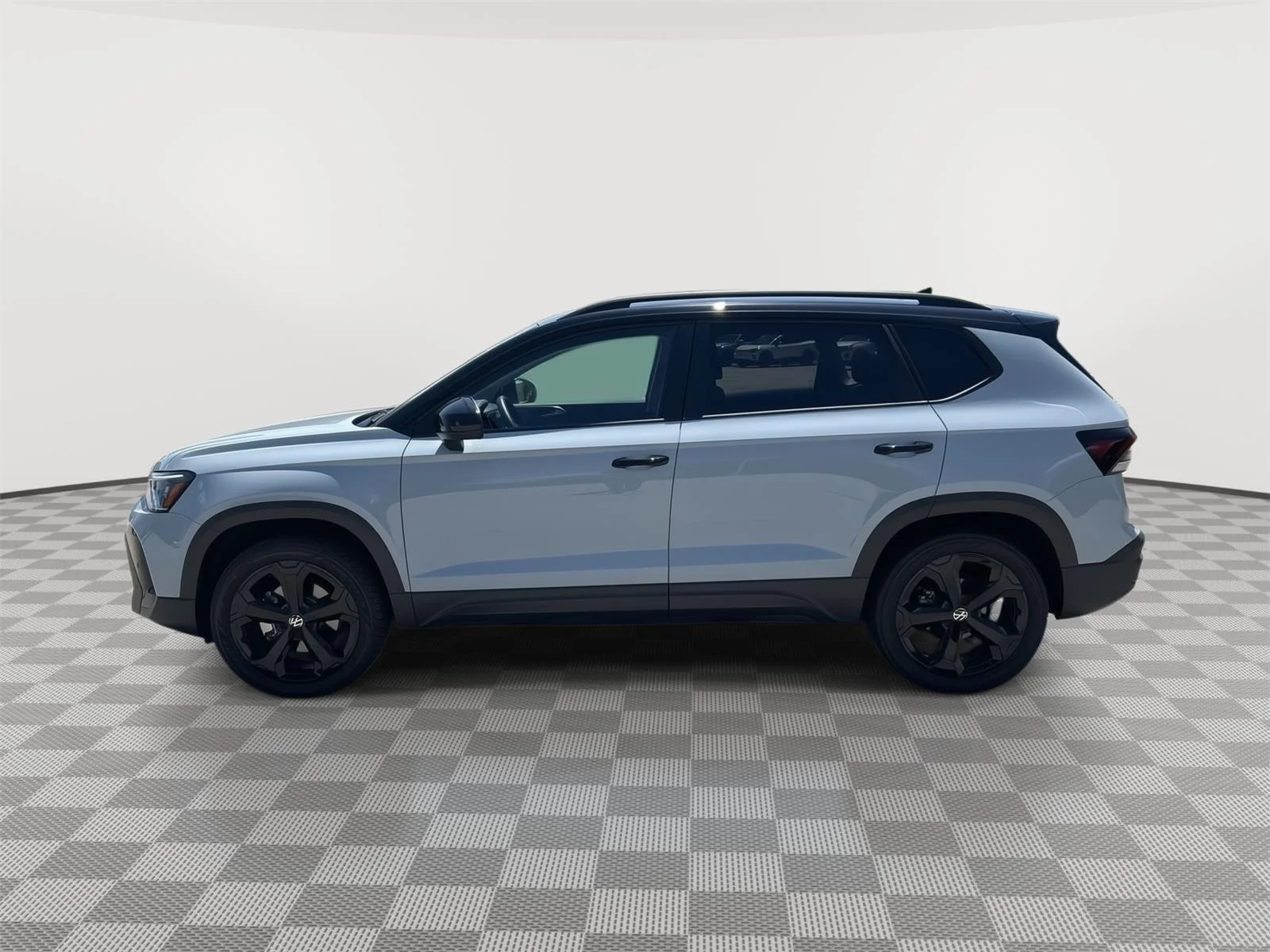 Certified Used 2025 GRAY Volkswagen SE Black image 6
