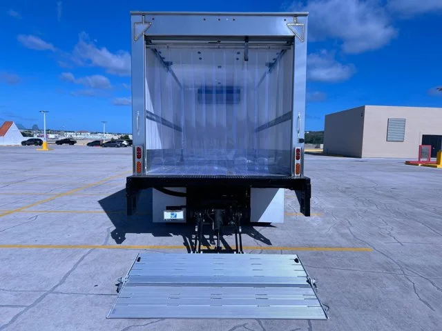 New 2024 White ISUZU 18ft Thermo King w/2500lb Lift, 19,500lb GVWR image 11