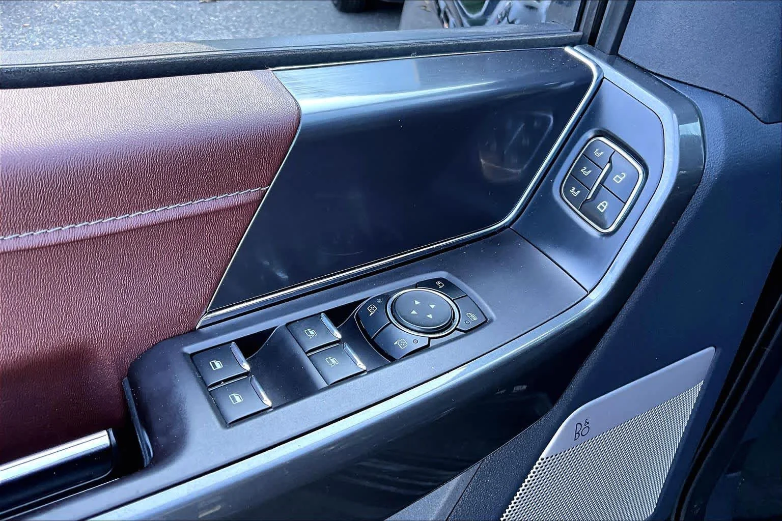 Used 2022 Agate Black Ford LARIAT image 31