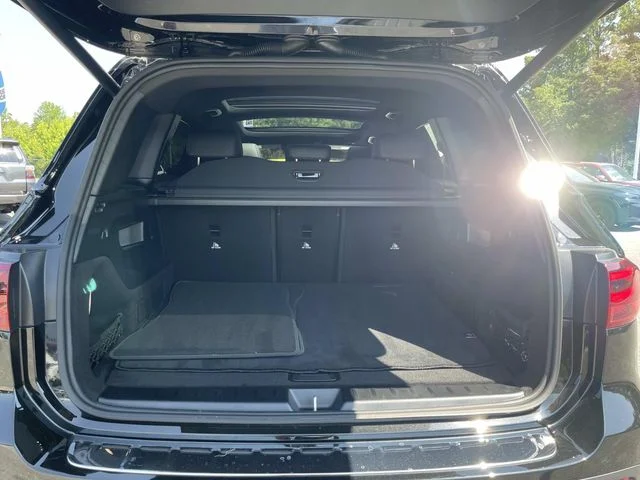 Used 2024 White Mercedes-Benz GLC 300 image 8