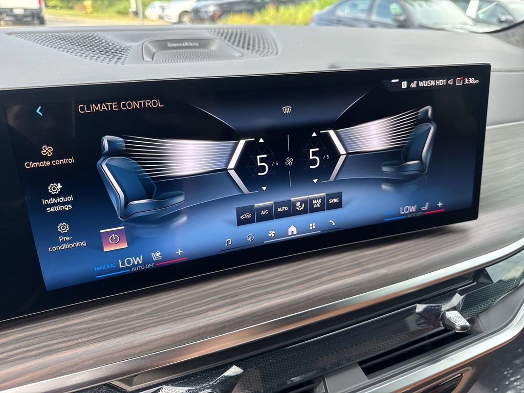 New 2027 Manhattan Green Metallic BMW xDrive40i image 15