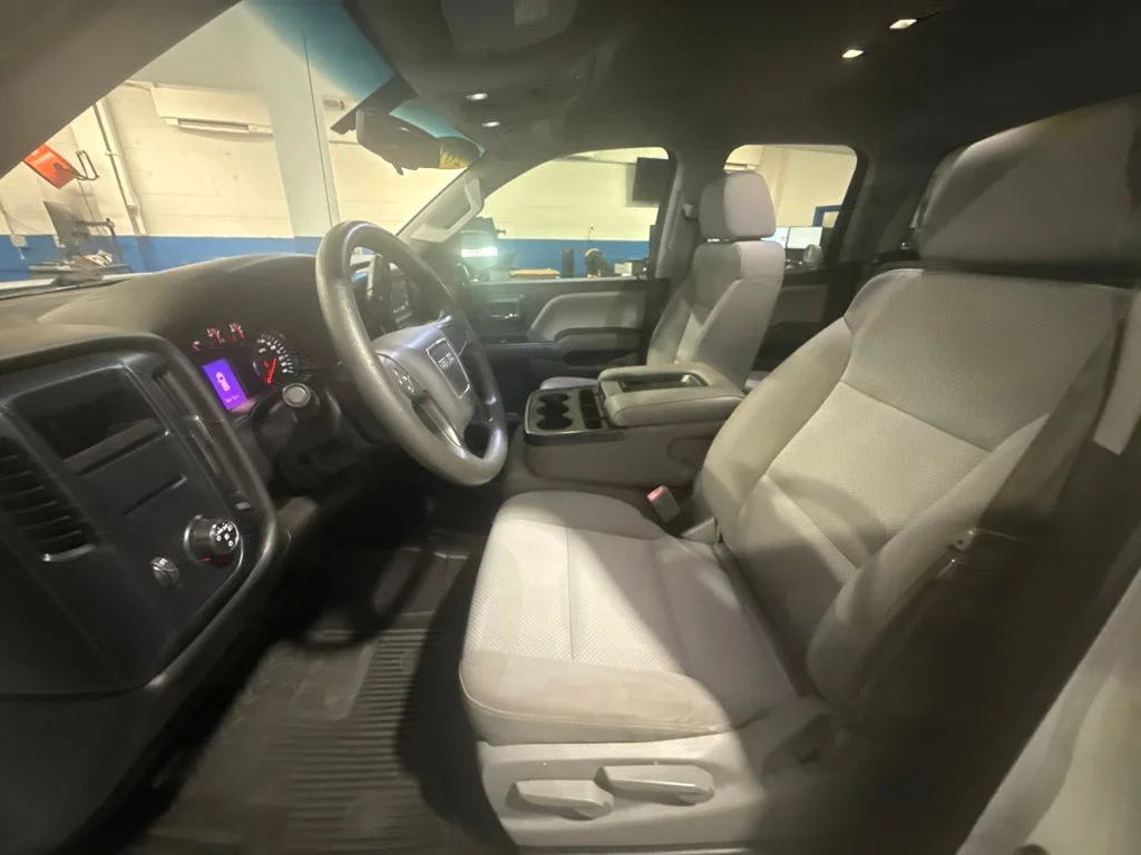 Used 2016 Summit White GMC Base image 28