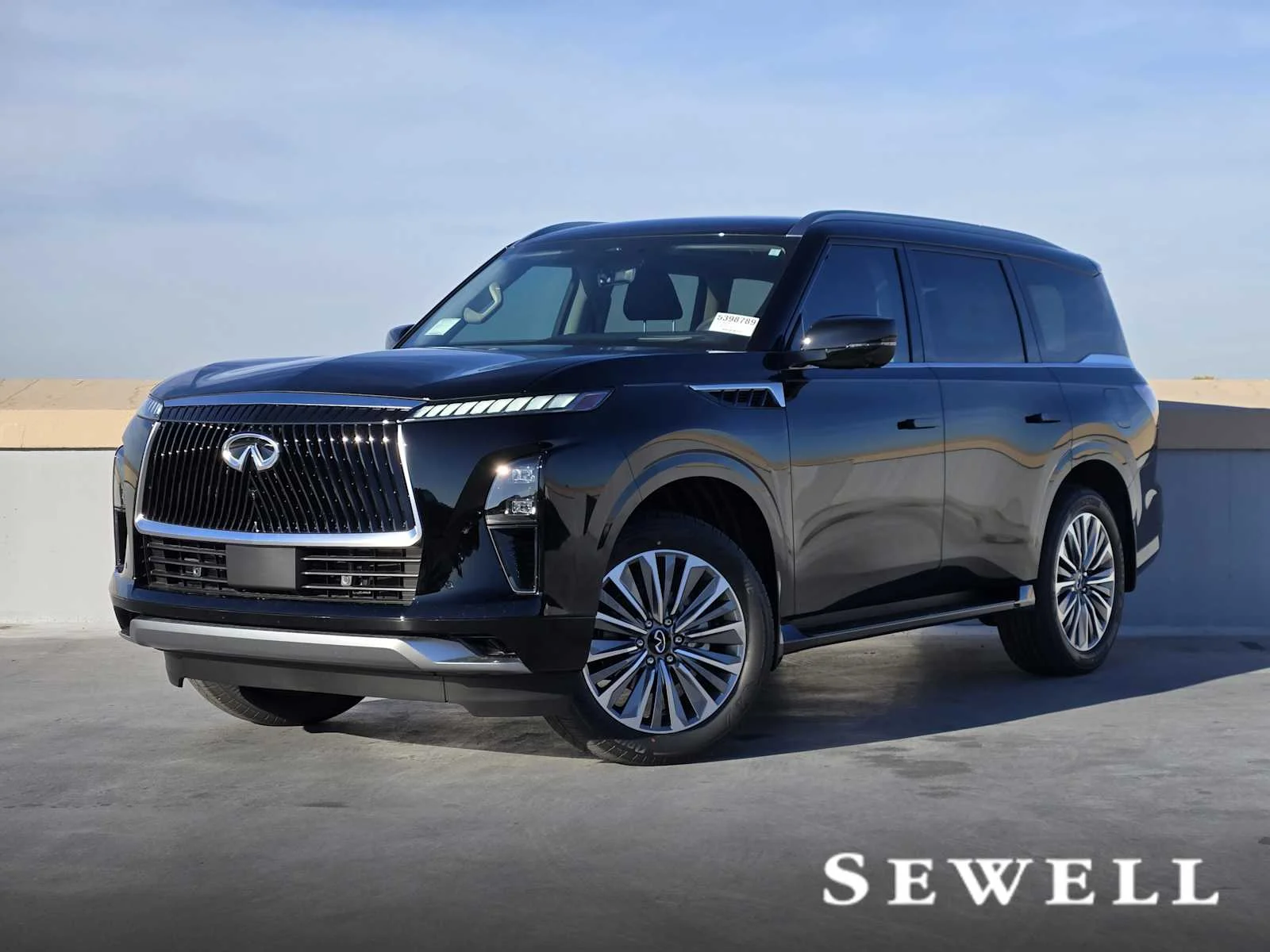 2026 INFINITI QX80 LUXE