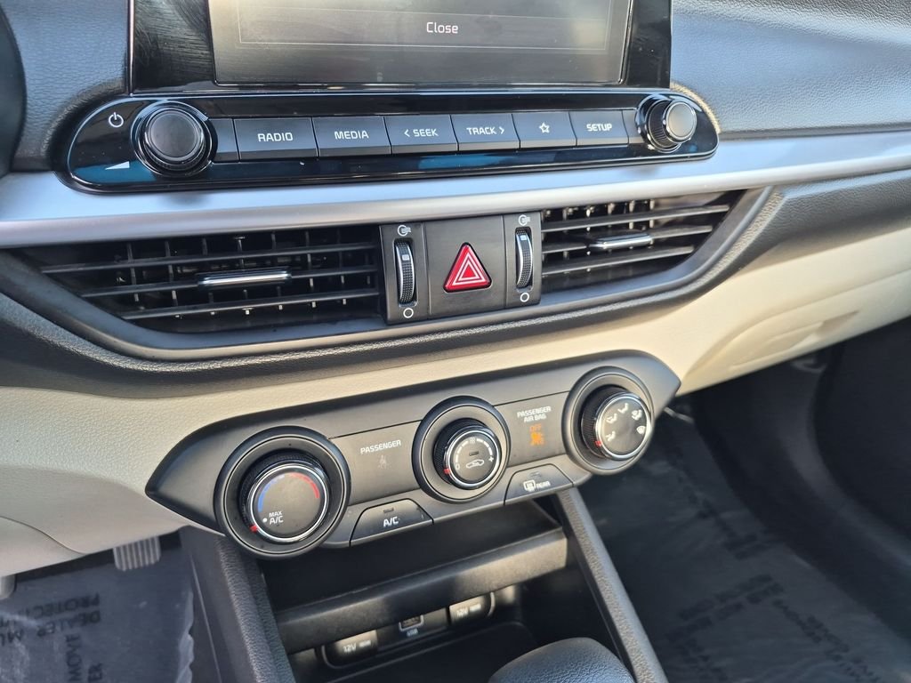 2023 Kia Forte LXS - Photo 21