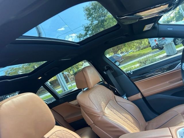 Used 2022 Gray BMW 750i xDrive image 12