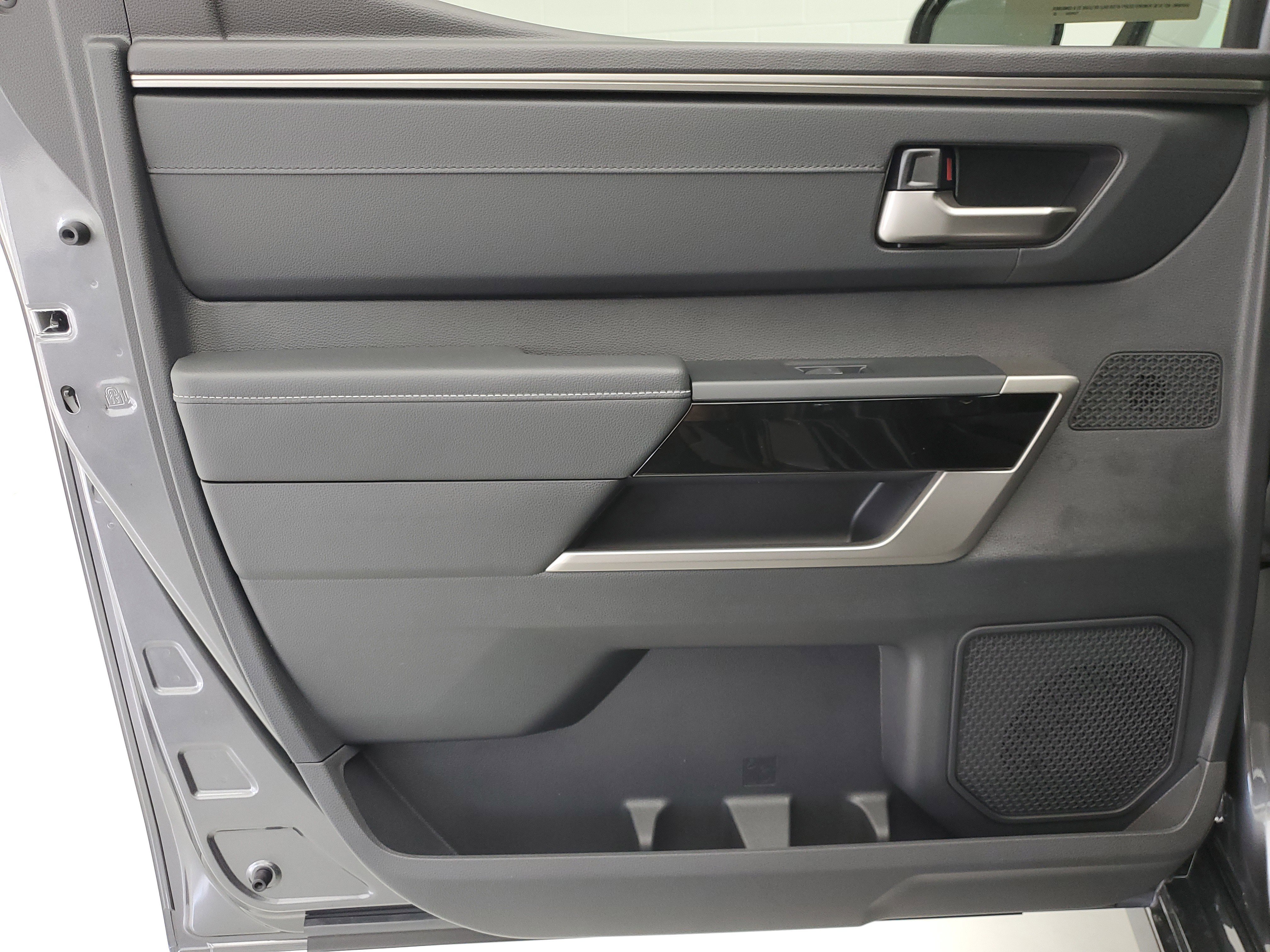 2026 Toyota Tundra Limited - Photo 15