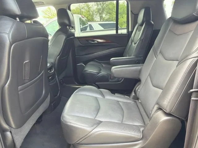 Used 2016 BLACK RAVEN Cadillac Luxury Collection image 6