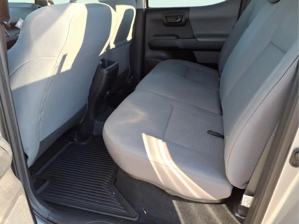 Used 2019 Silver Toyota SR image 17