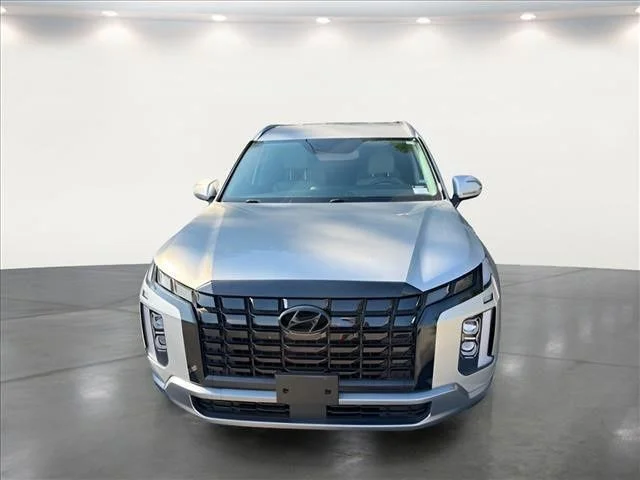 Used 2025 Silver Hyundai SEL image 6