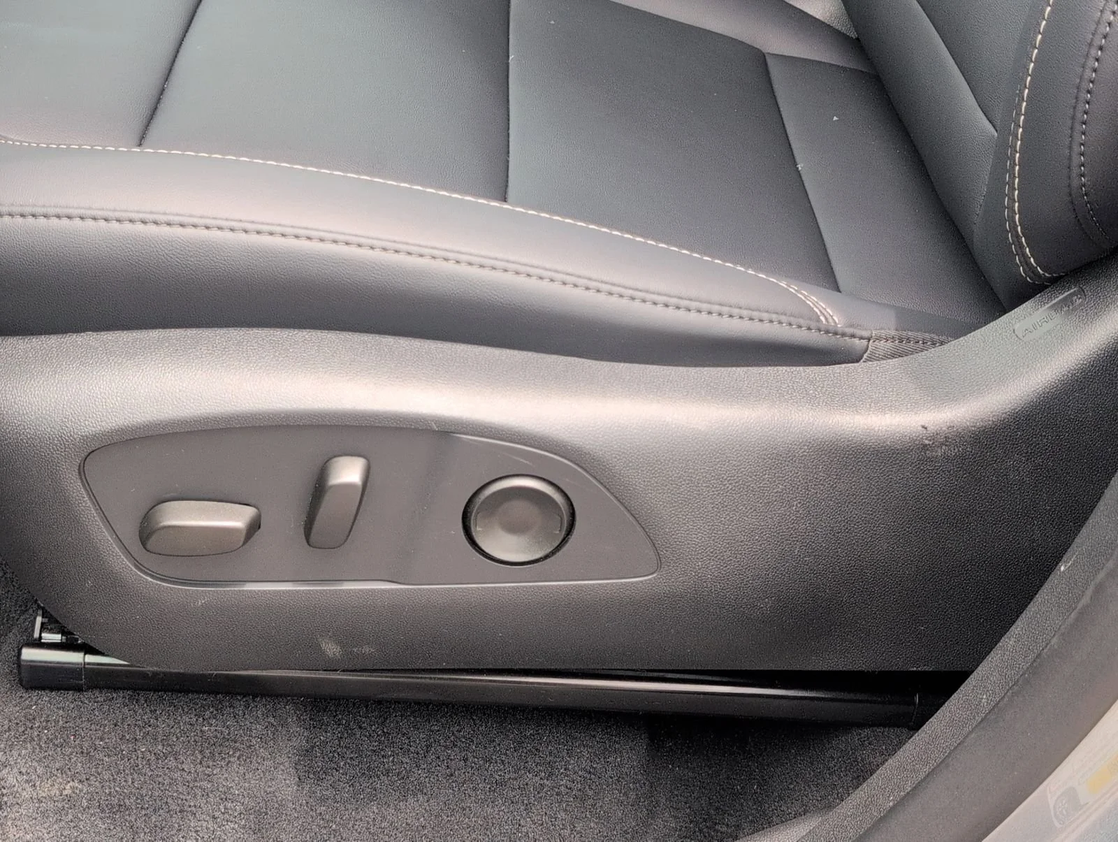 New 2026 Sterling Metallic GMC Elevation image 14